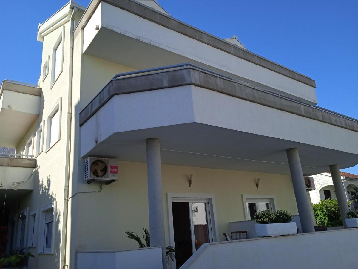 Apartments Blazenka Trogir Exterior foto