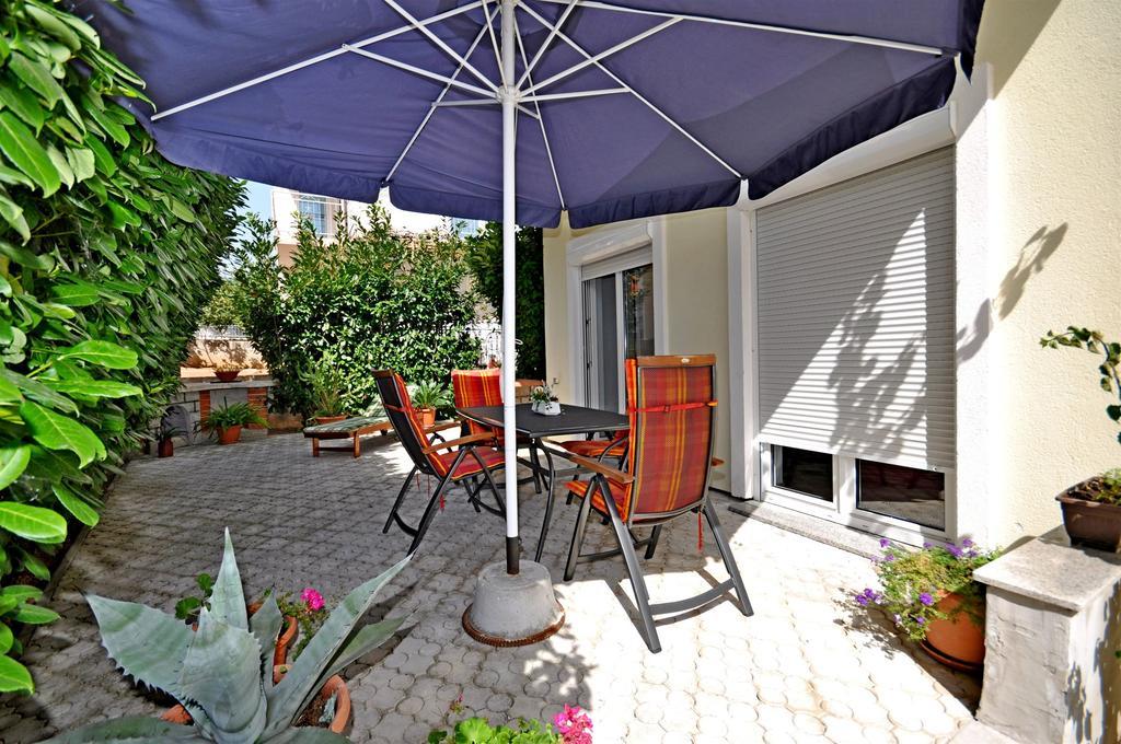 Apartments Blazenka Trogir Exterior foto